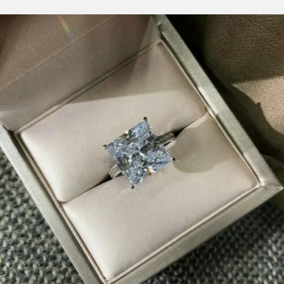 Princess Cut Cubic Zirconia 925 Silver Ring - Picture 4 of 4